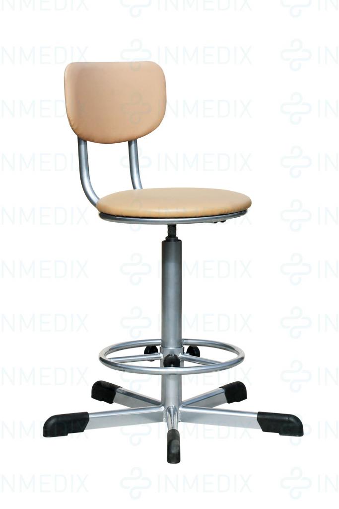 Кресло на винтовой опоре с регулируемой опорой для ног КР02